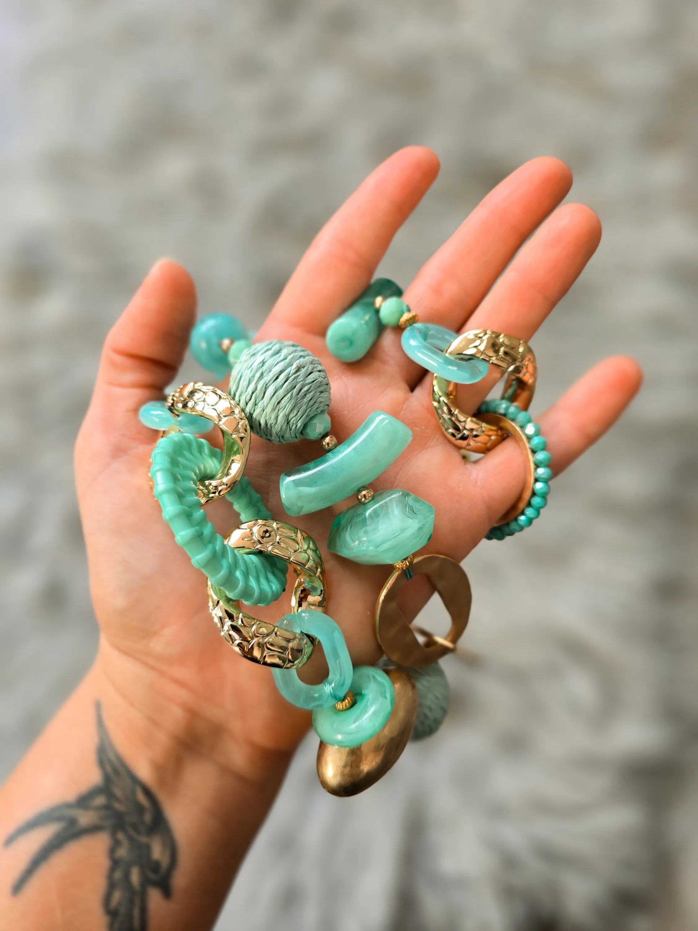 Elegant mint and gold pendant necklace