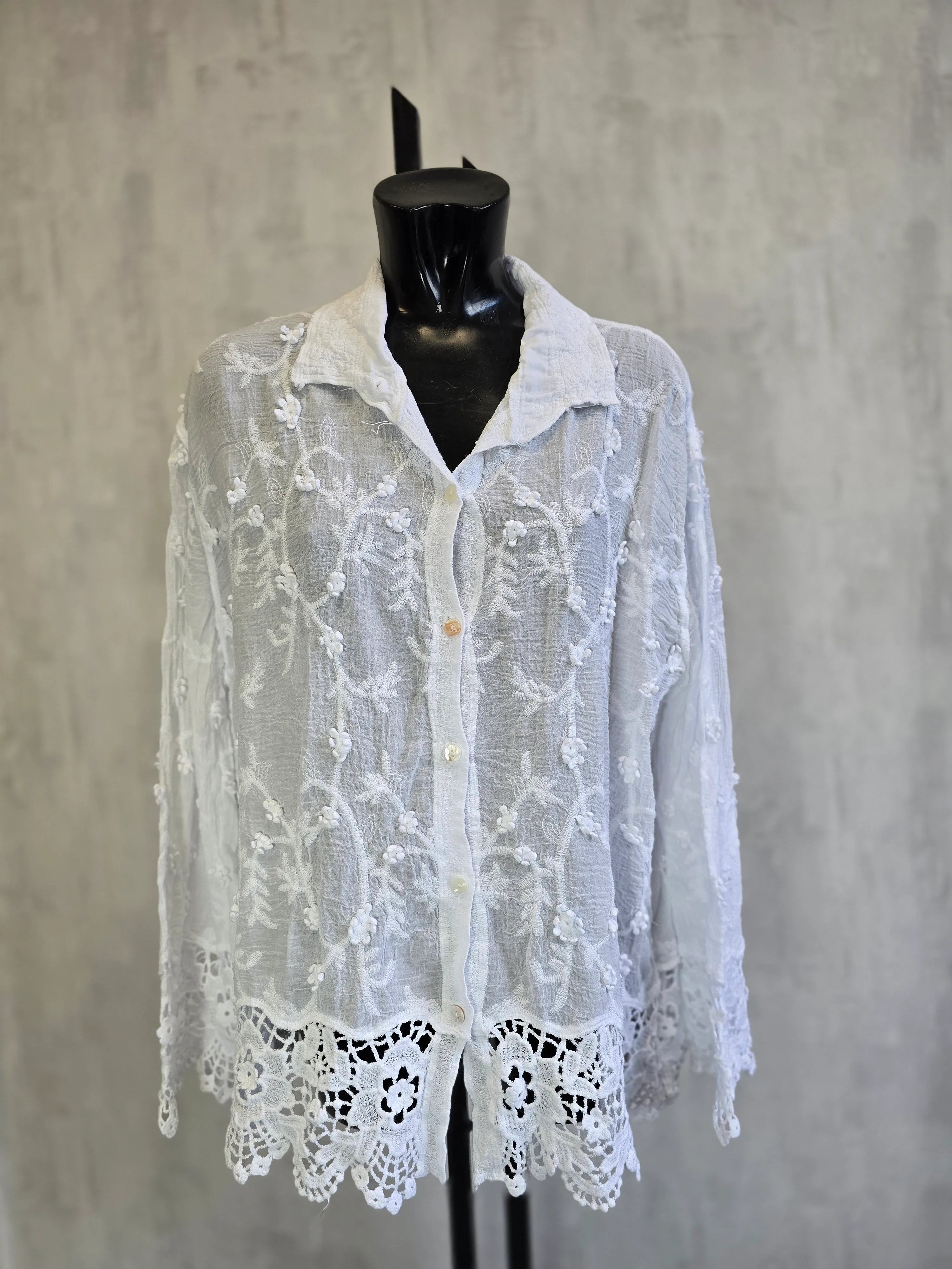 Broderie Blouse
