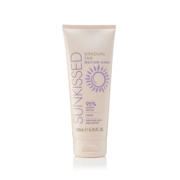 Sunkissed Gradual Tanning Lotion (Medium Dark)